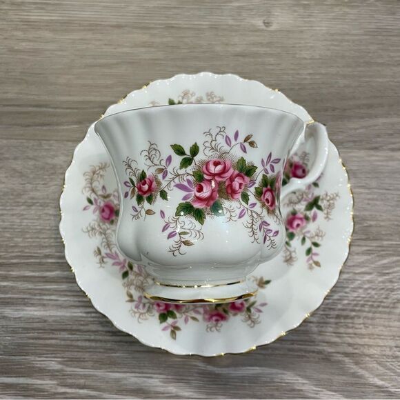 Royal Albert Lavender Rose Teacup Set Pink Roses Afternoon Tea Collectible - Picture 2 of 10